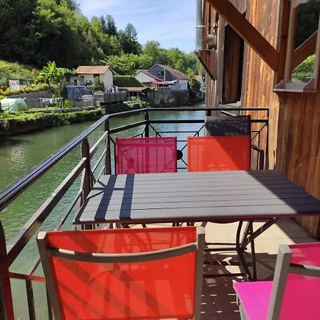 Demoiselle Loue Villa Ornans