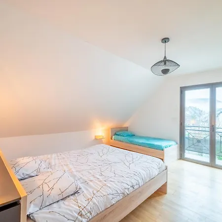 Demoiselle Loue Villa *